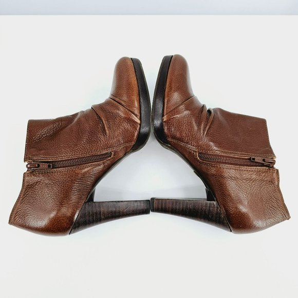 Matisse Ellie Heeled Ankle Booties 6 Brown Leather Side Zip Folded Slouch Front - Picture 9 of 13